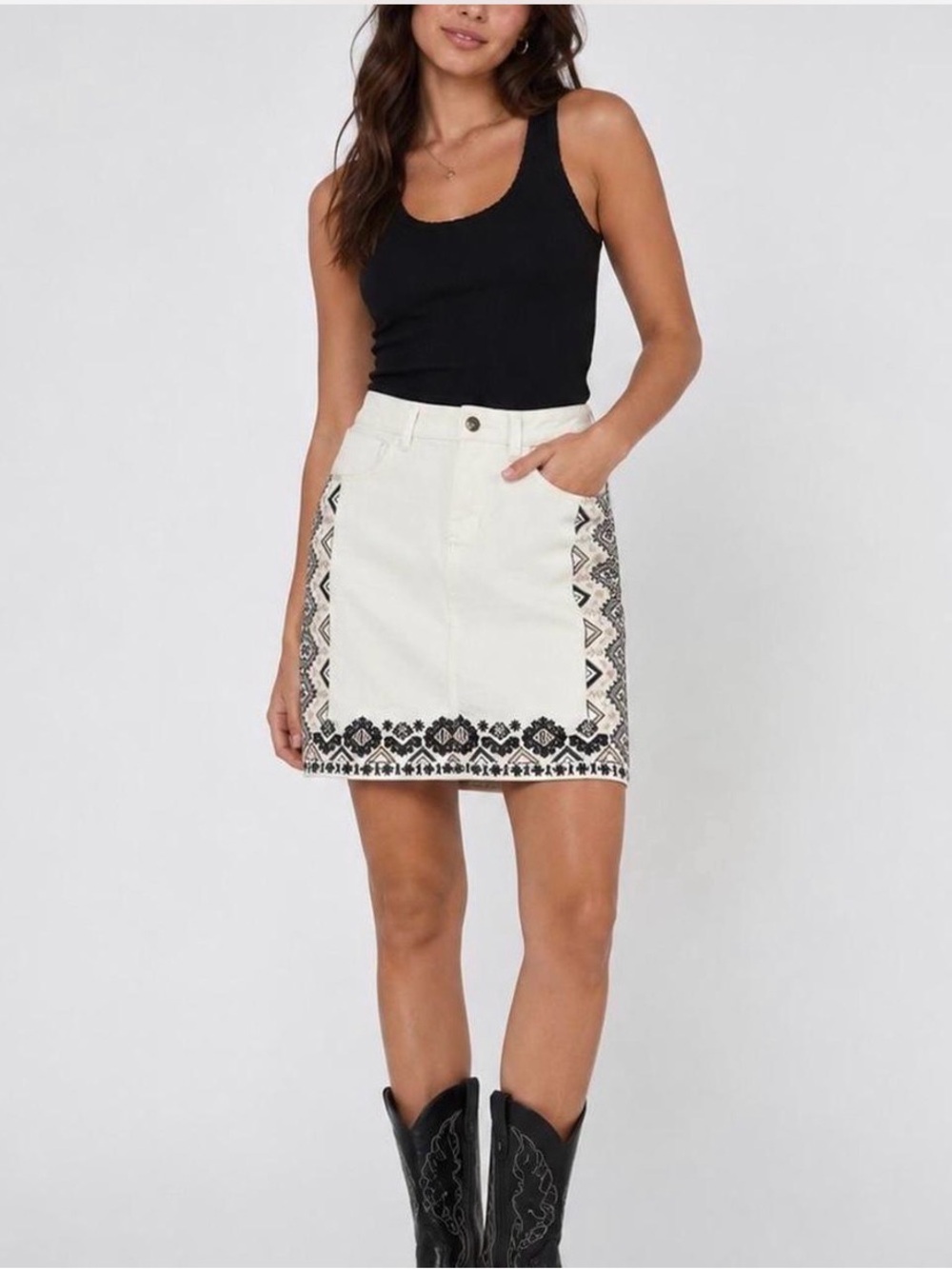 Pilcro Cream Boho Chic Mini Skirt with Black Embroidered Trim Size 2